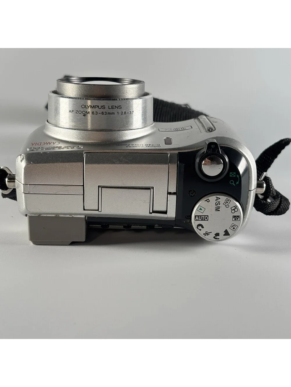 Olympus Camedia C-740 Ultra Zoom 3.2MP Digital Camera PARTS / REPAIR Lens Issue